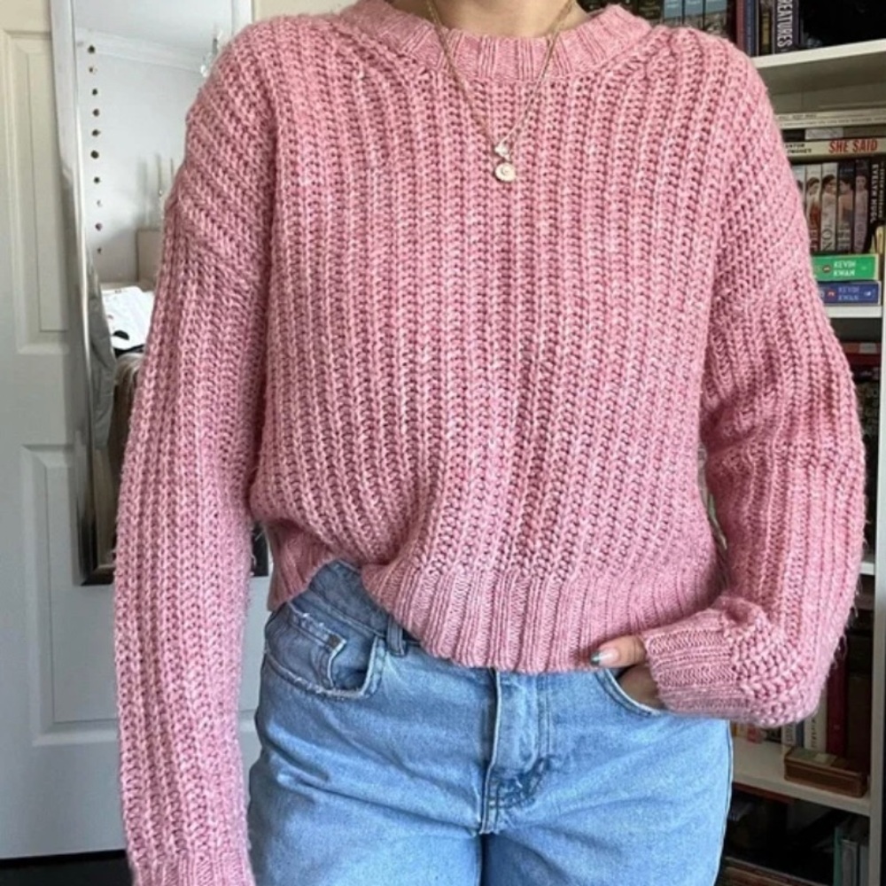 American Eagle Medium Cropped Pink Cable Knit Scoop Neck Sweater Baggy Cozy